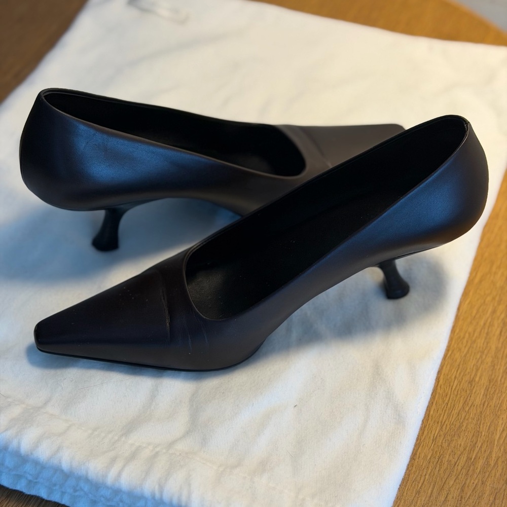 The Row Kitten Pump Cocoa SMOOTH CALFSKIN